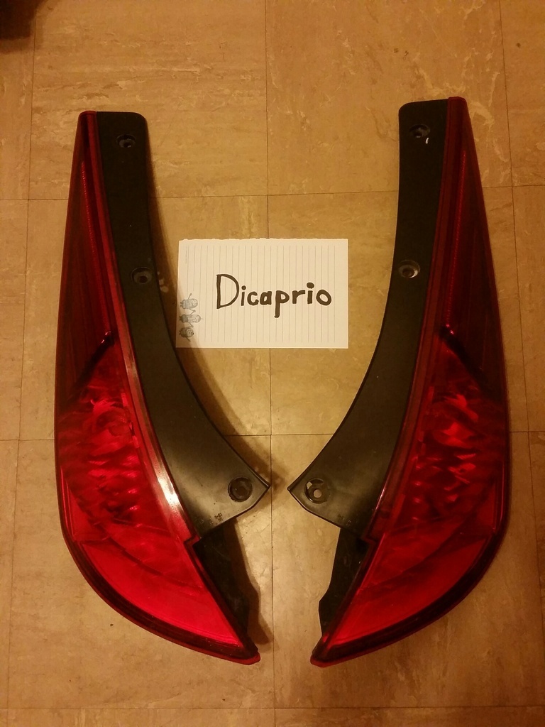 taillights.jpg.2f7cb593cee8c48571b9ea037e9e5669.jpg