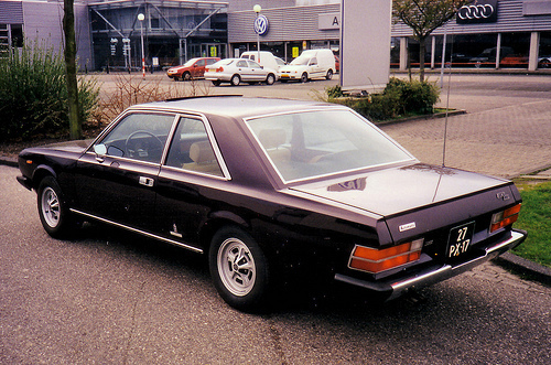 59a19809e50ed_Fiat130.jpg.abcfaa6ac911e960e9e545dc2fdb271c.jpg