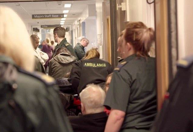 3CEBE21900000578-4201548-Ambulance_staff_spoke_to_patients_as_they_waited_to_be_seen_by_d-a-2_1486509953938.jpg