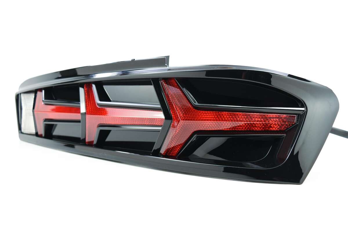 2016_6th_gen_chevy_camaro_led_smoked_red_sequential_tail_lights_5.jpg.e27910833cd32d1d8f2223984f754d70.jpg